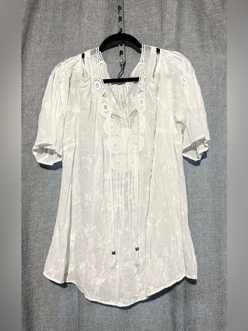 Daniel Rainn 2X Off Wht
Embroidered Crochet Cold Shoulder Boho Cottagecore Tunic